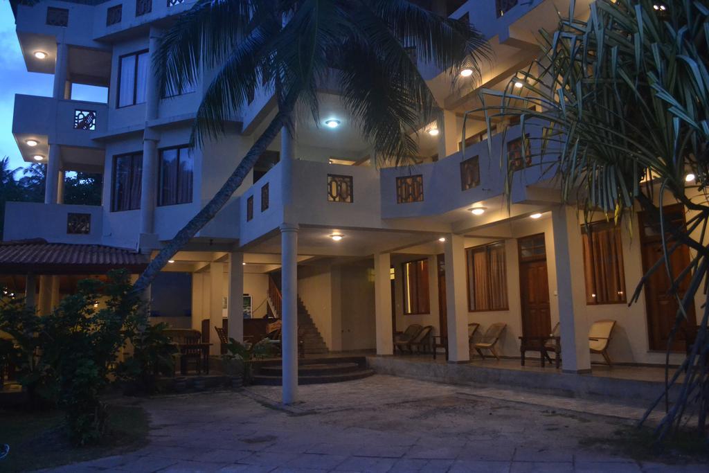 Surf Lanka Hotel Matara Exterior photo
