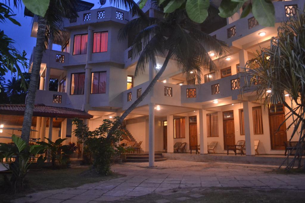 Surf Lanka Hotel Matara Exterior photo
